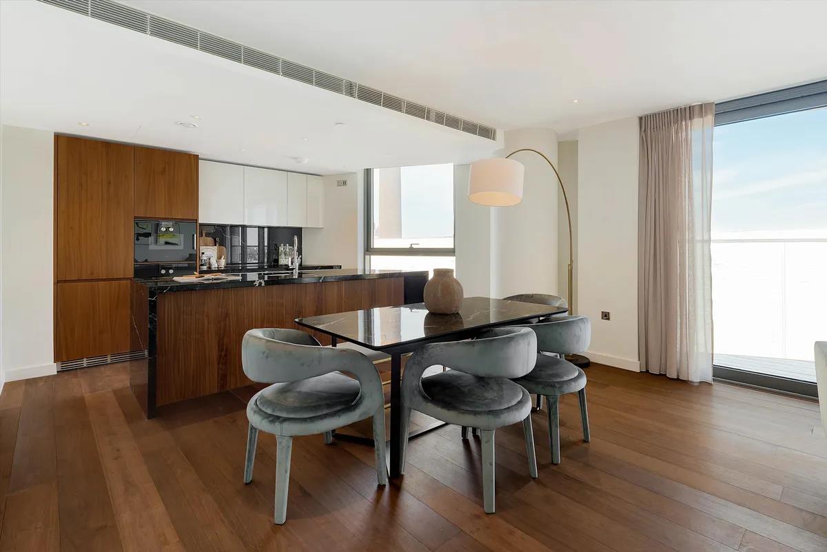 2 bed property in Waterfront Drive, London